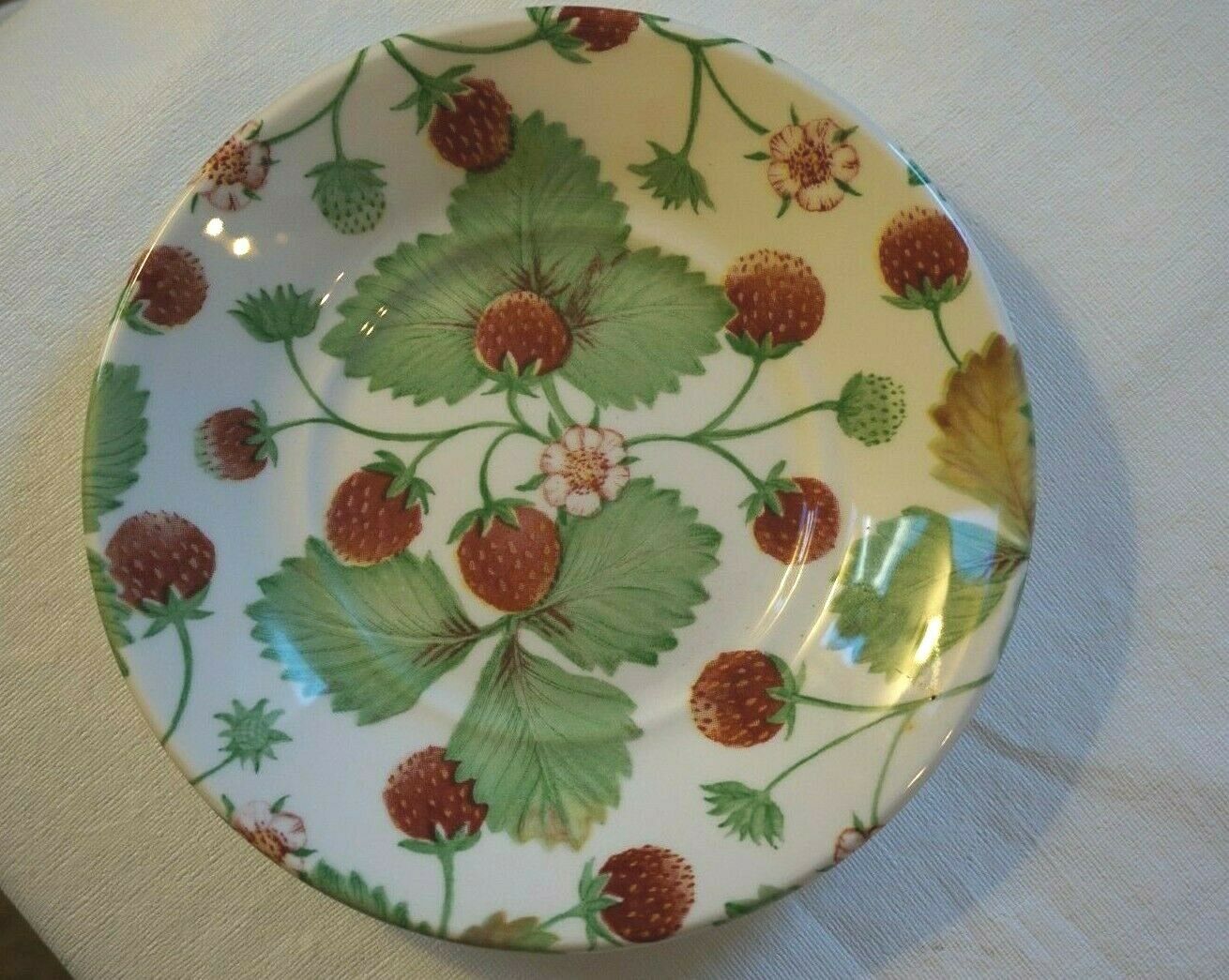 Royal Stafford Wildberry Plates Strawberry England 6 1/8" Dessert Saucer